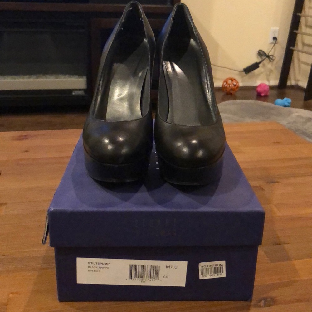 Stuart Weitzman Stilt Pump